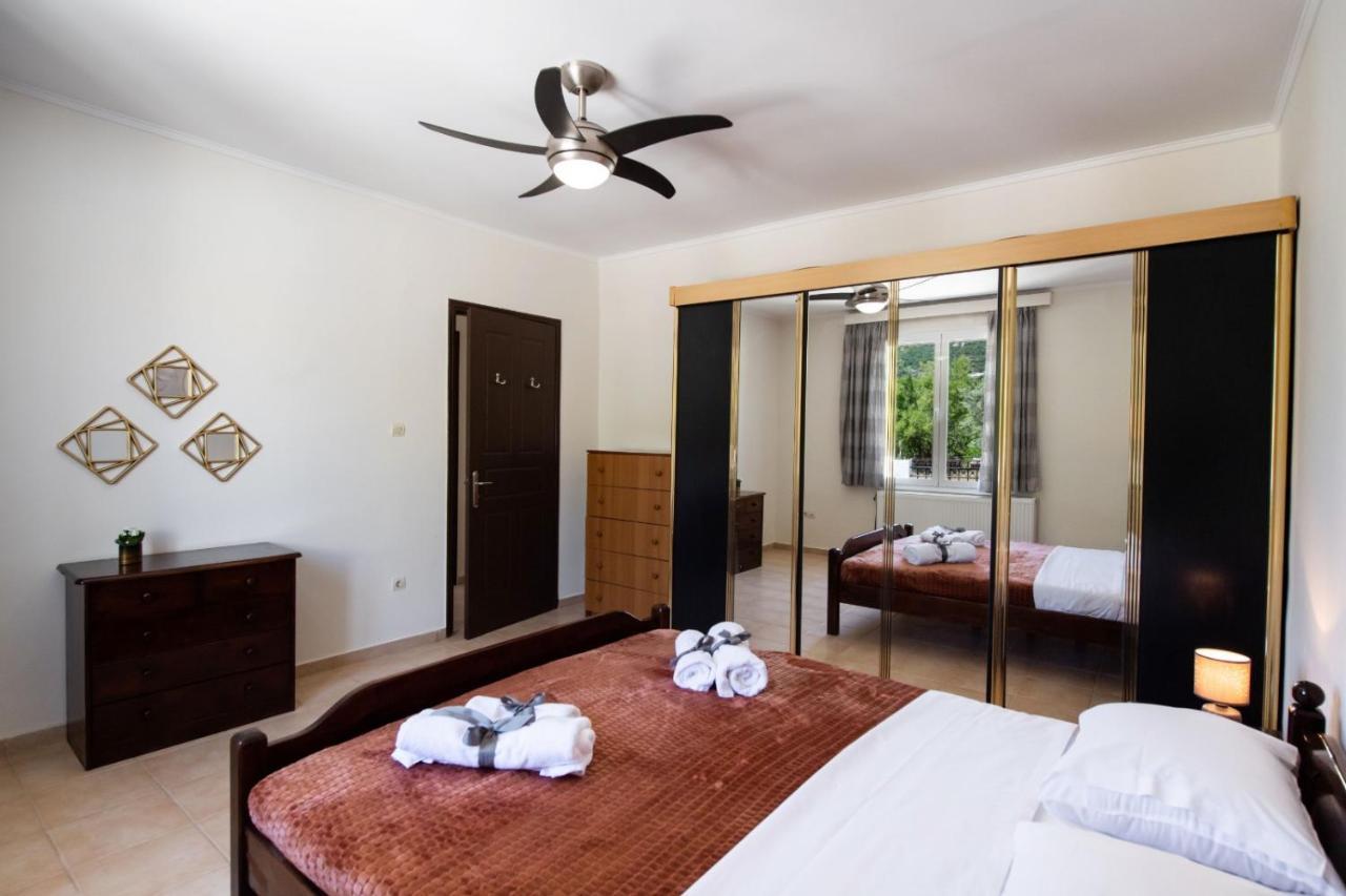 Irinis House Villa Komilion Exterior photo